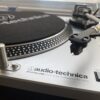 Tornamesa Audio Technica AT-LP120-USB + prephono AT-PEQ30