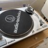 Tornamesa Audio Technica AT-LP120-USB + prephono AT-PEQ30