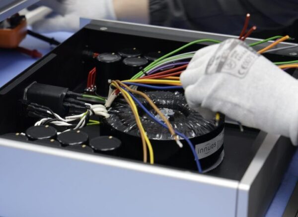 Fuente de poder Innuos LPS1