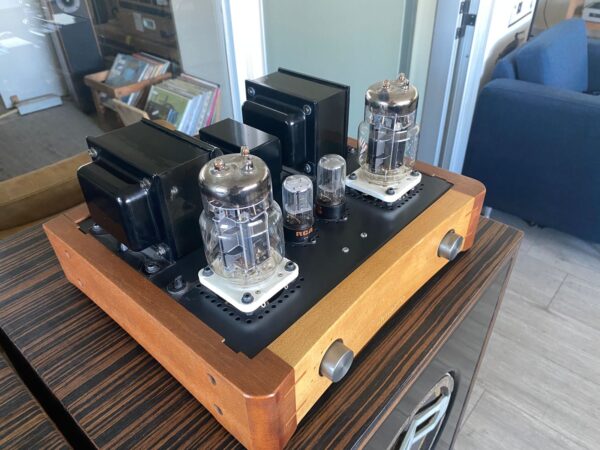 WhatsApp Image 2026-04-15 at 6.04.37 p.m. (1) Almarro A318B integrated amplifier